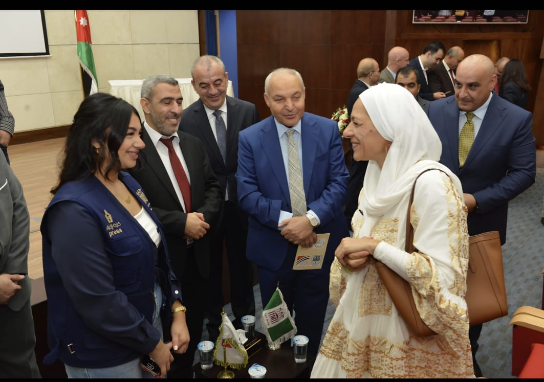 Madar Al-Saa Images 0.45933681665429793