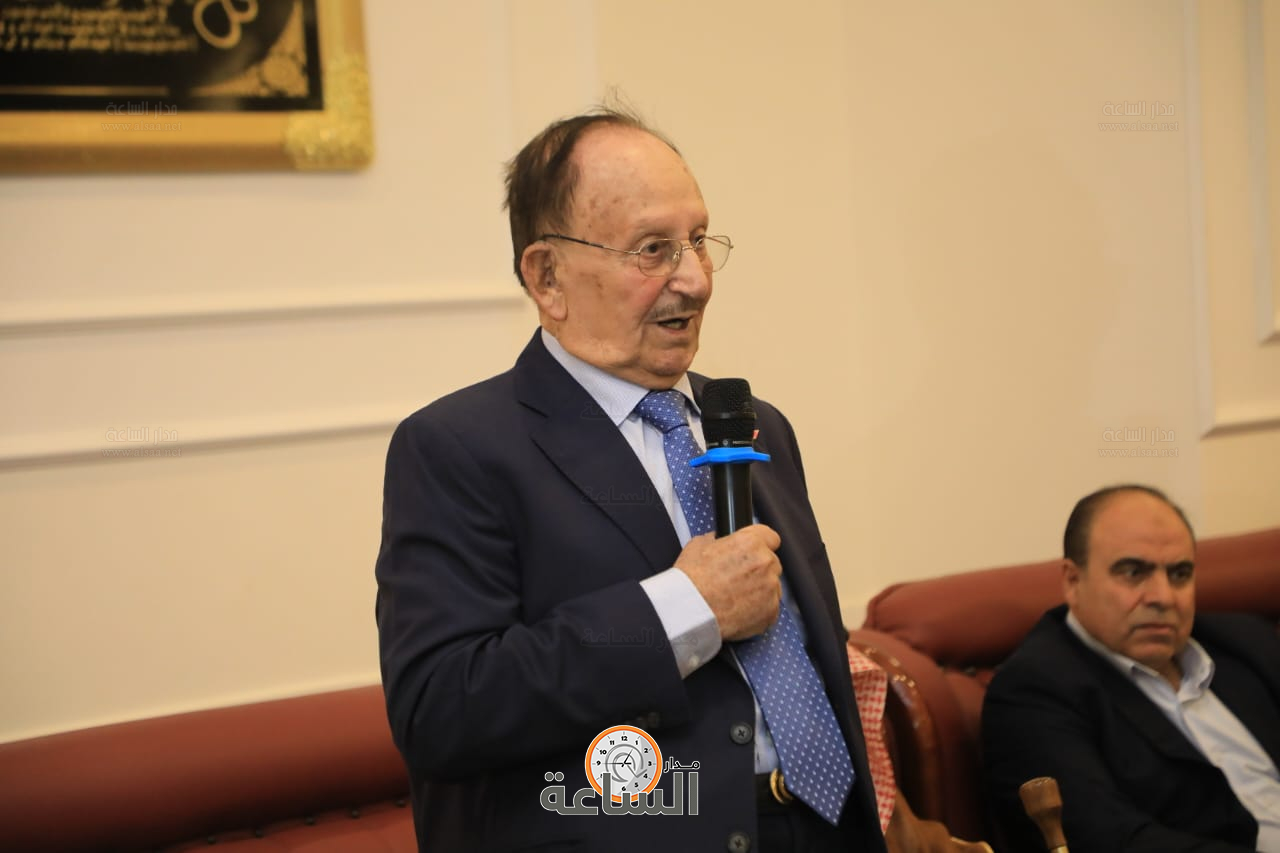 Madar Al-Saa Images 0.5115026236775487