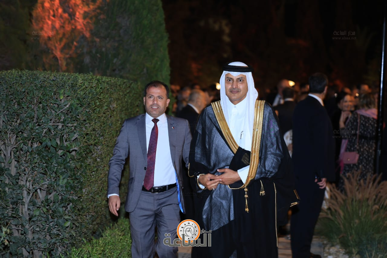 Madar Al-Saa Images 0.24016352636043248