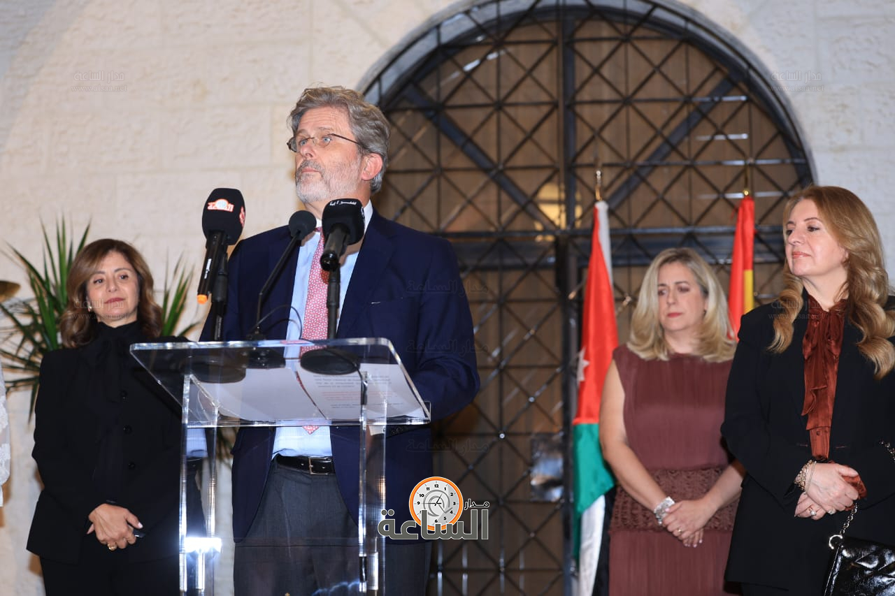 Madar Al-Saa Images 0.396892760867265