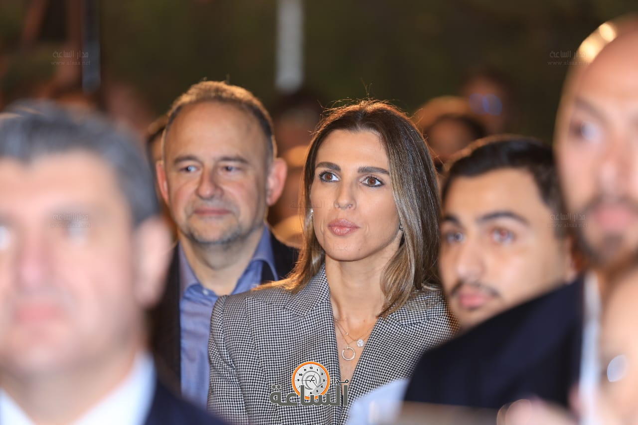 Madar Al-Saa Images 0.25489698837386876