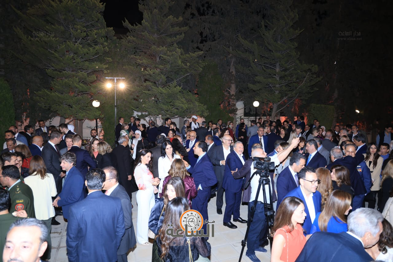 Madar Al-Saa Images 0.12803068241910054