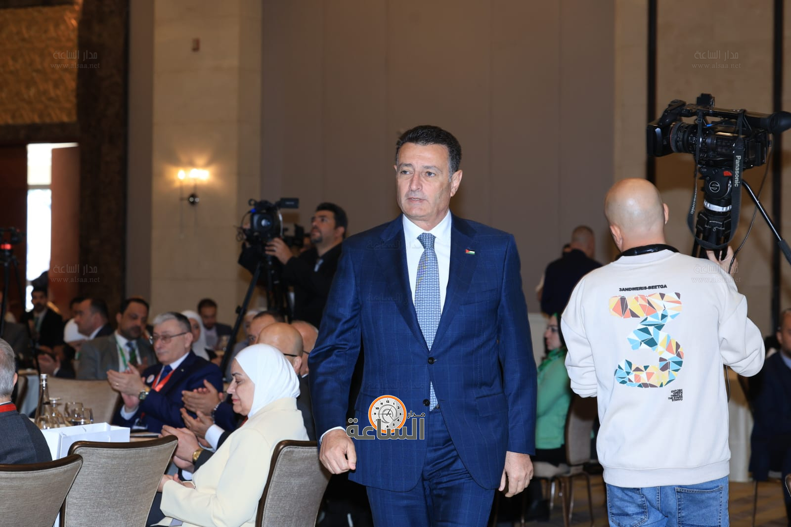 Madar Al-Saa Images 0.4064204419975519