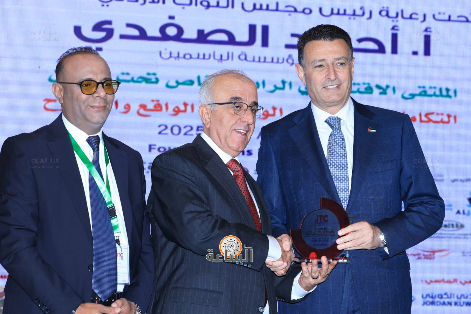 Madar Al-Saa Images 0.7157364477890845