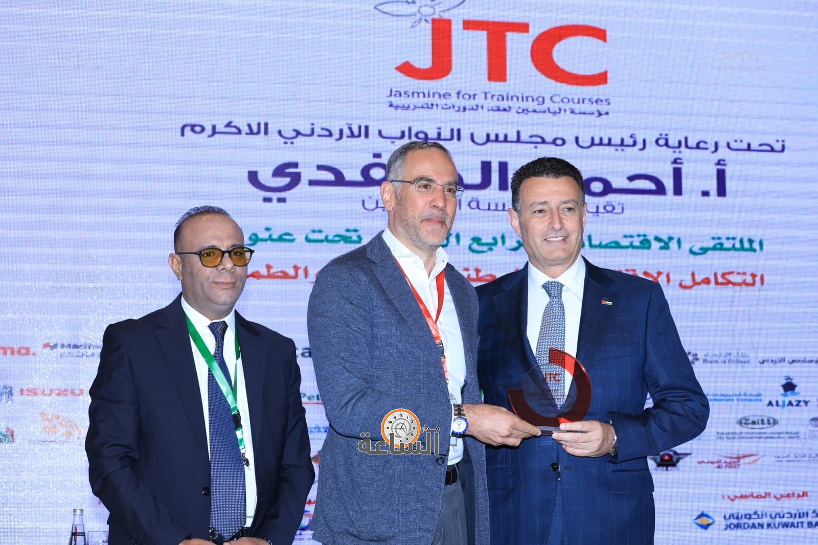 Madar Al-Saa Images 0.1681691043294603