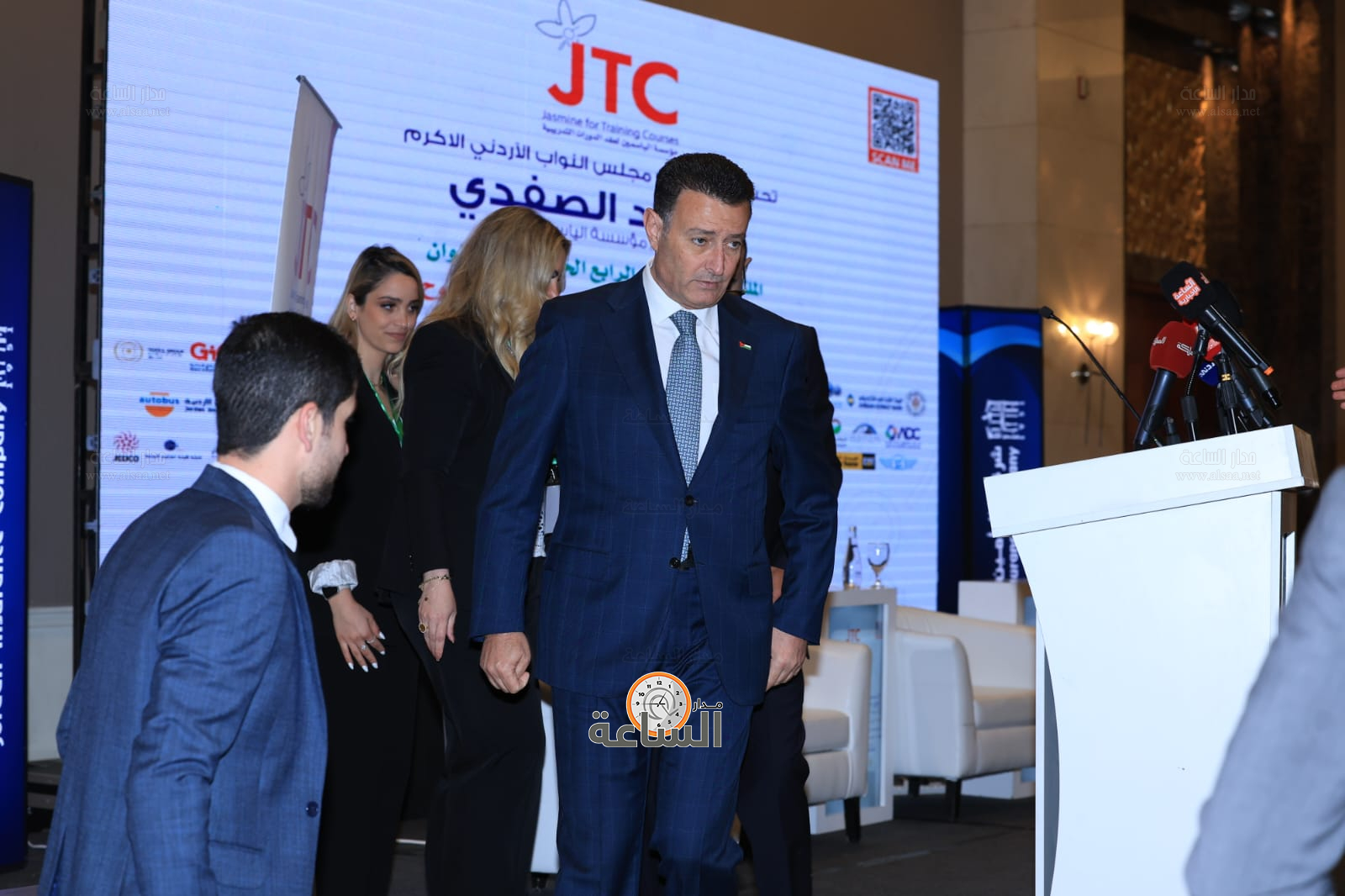 Madar Al-Saa Images 0.9896366400164441