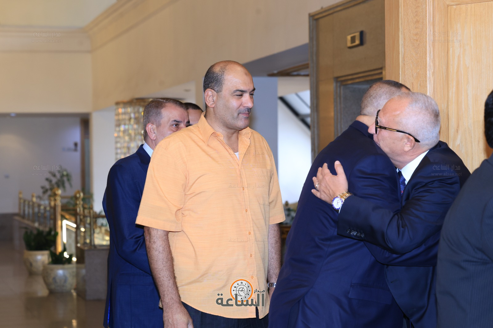 Madar Al-Saa Images 0.4225318088004927