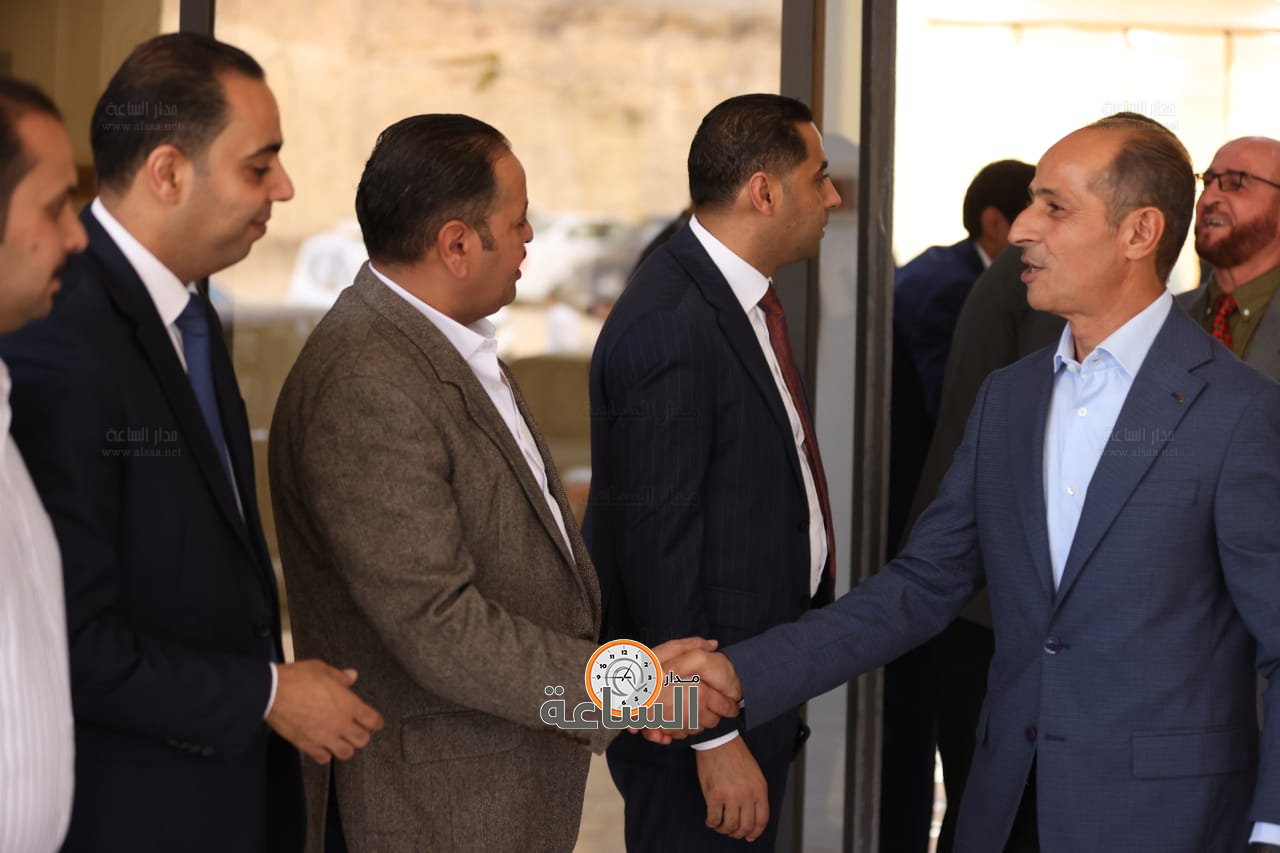 Madar Al-Saa Images 0.9782968570973795