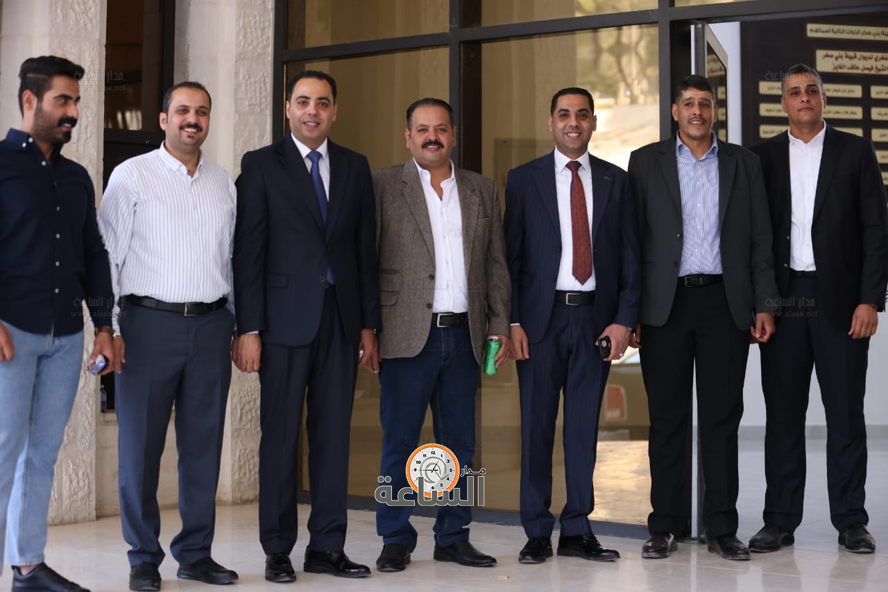 Madar Al-Saa Images 0.4990911287376345