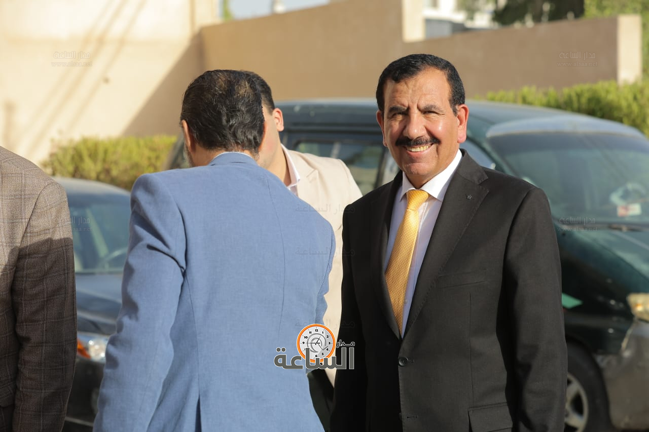 Madar Al-Saa Images 0.7188934420688639