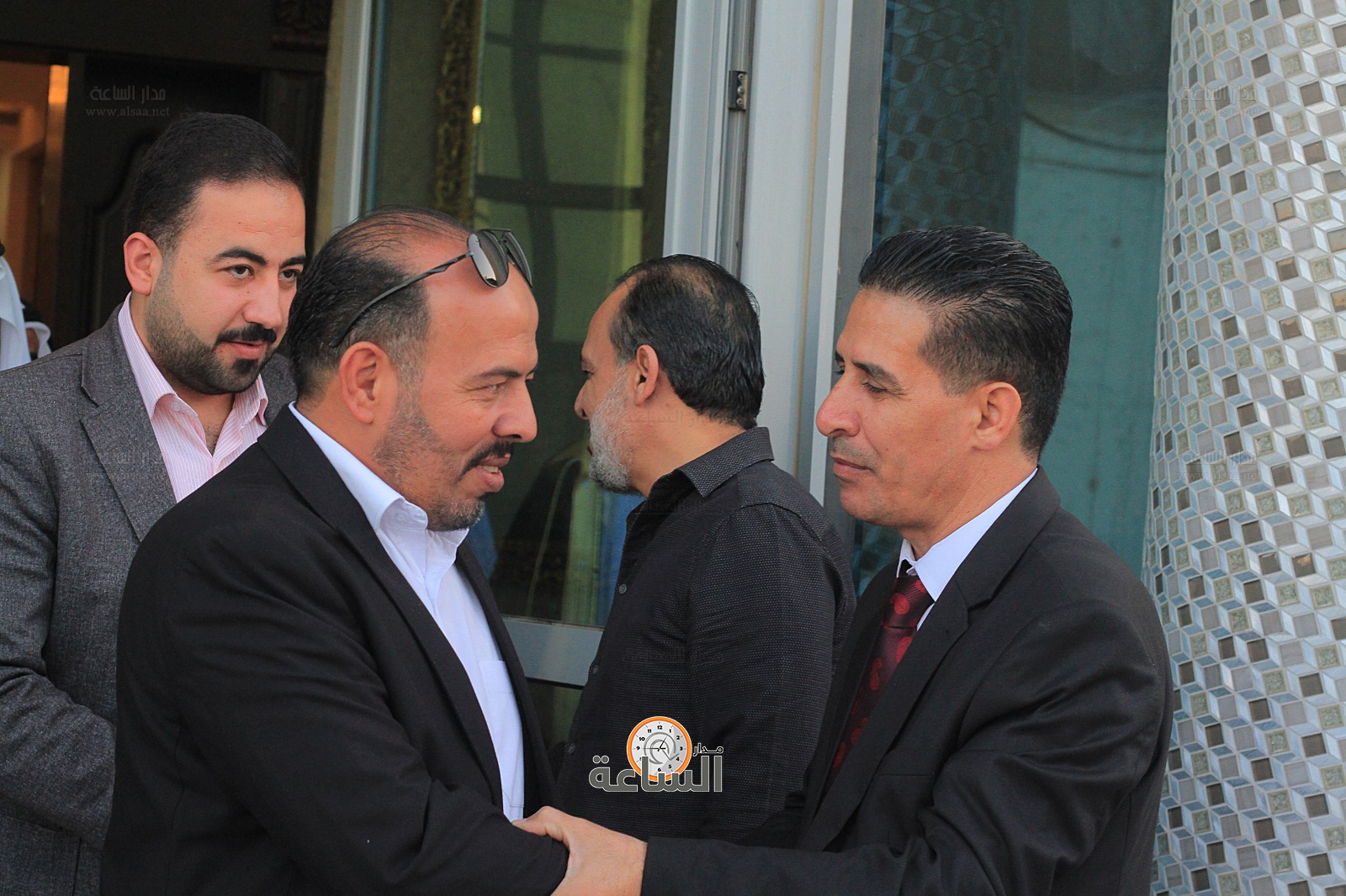 Madar Al-Saa Images 0.405839420631969