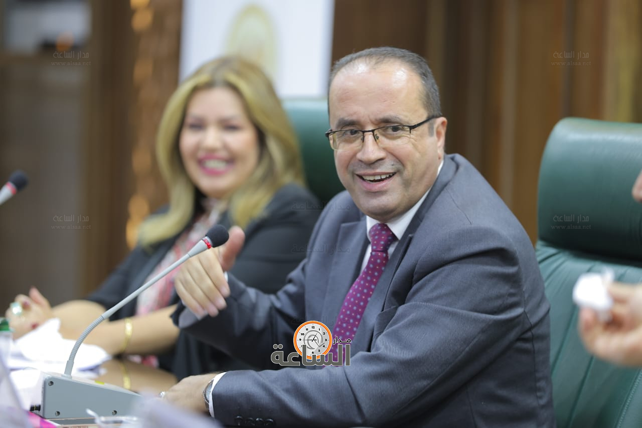 Madar Al-Saa Images 0.7401506784002512