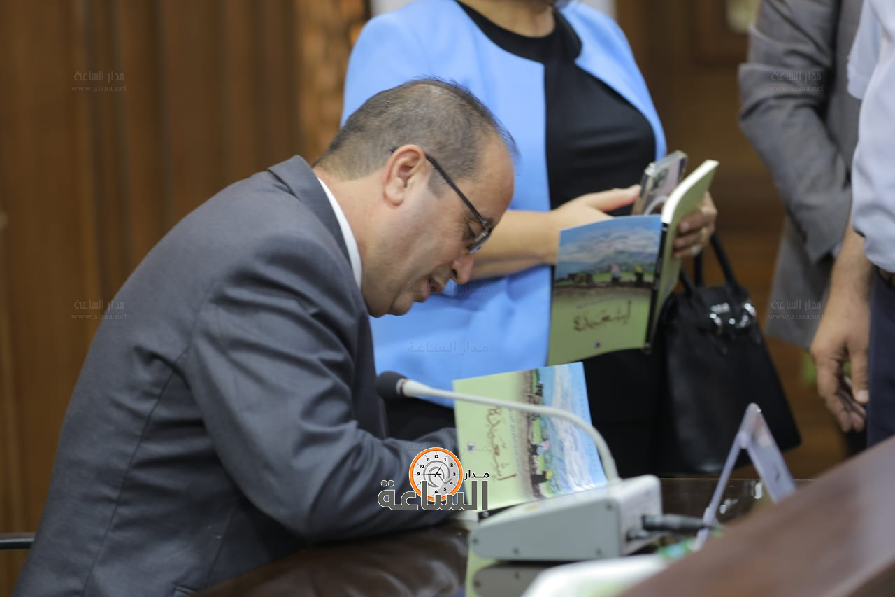 Madar Al-Saa Images 0.5441298718217945