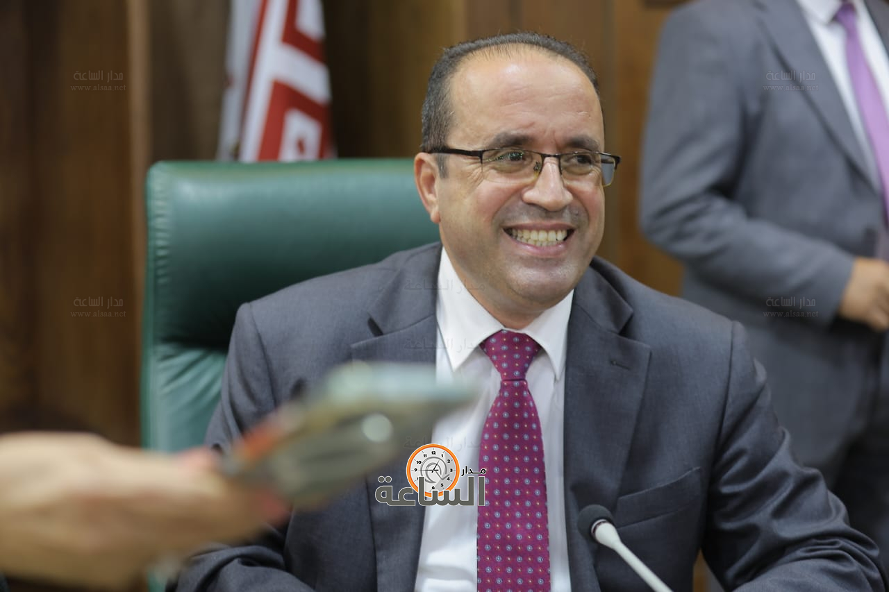 Madar Al-Saa Images 0.5714731078165175