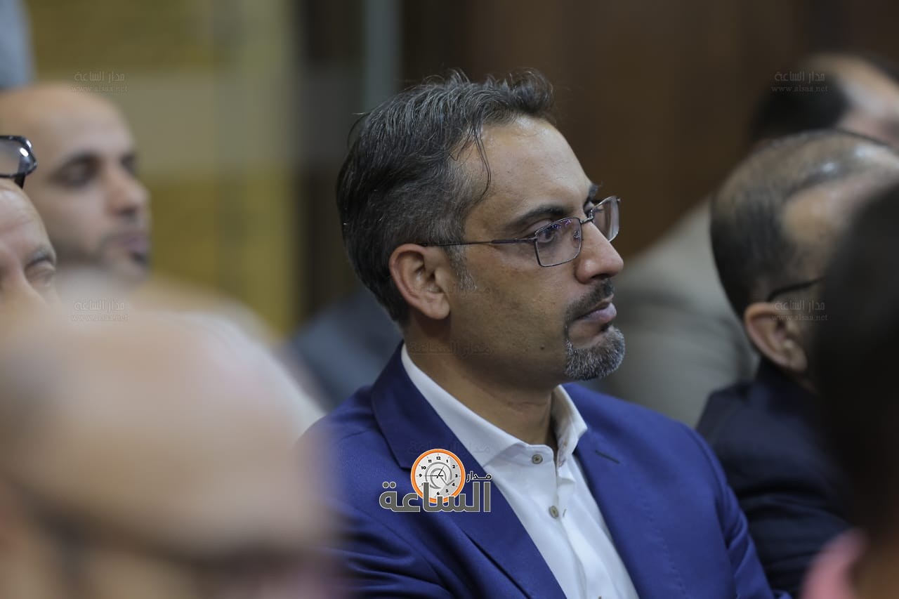 Madar Al-Saa Images 0.557177389372584