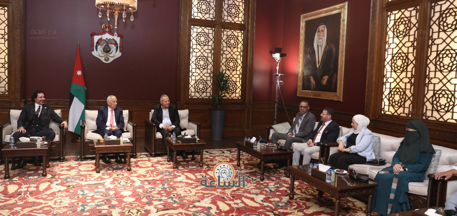 Madar Al-Saa Images 0.955257509151543