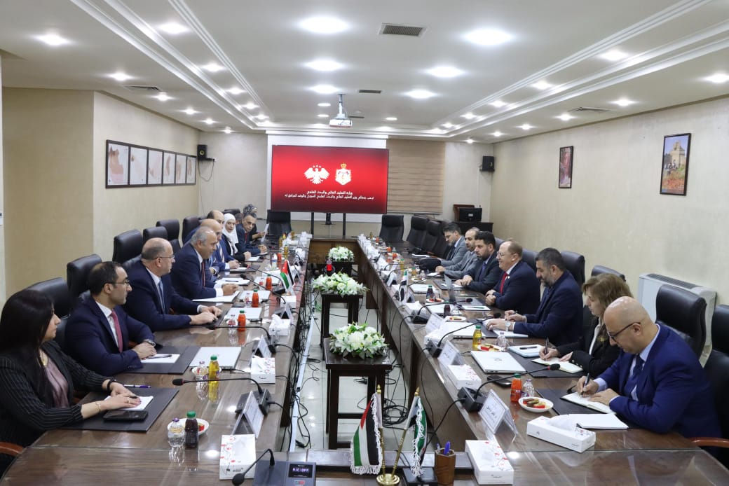 Madar Al-Saa Images 0.78288554203819