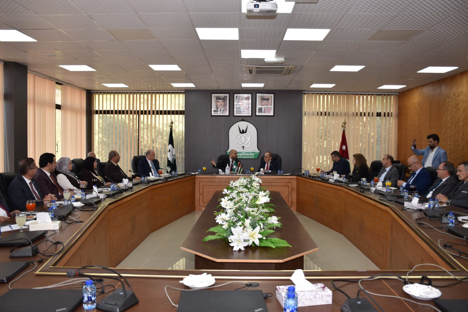 Madar Al-Saa Images 0.29375030792785206