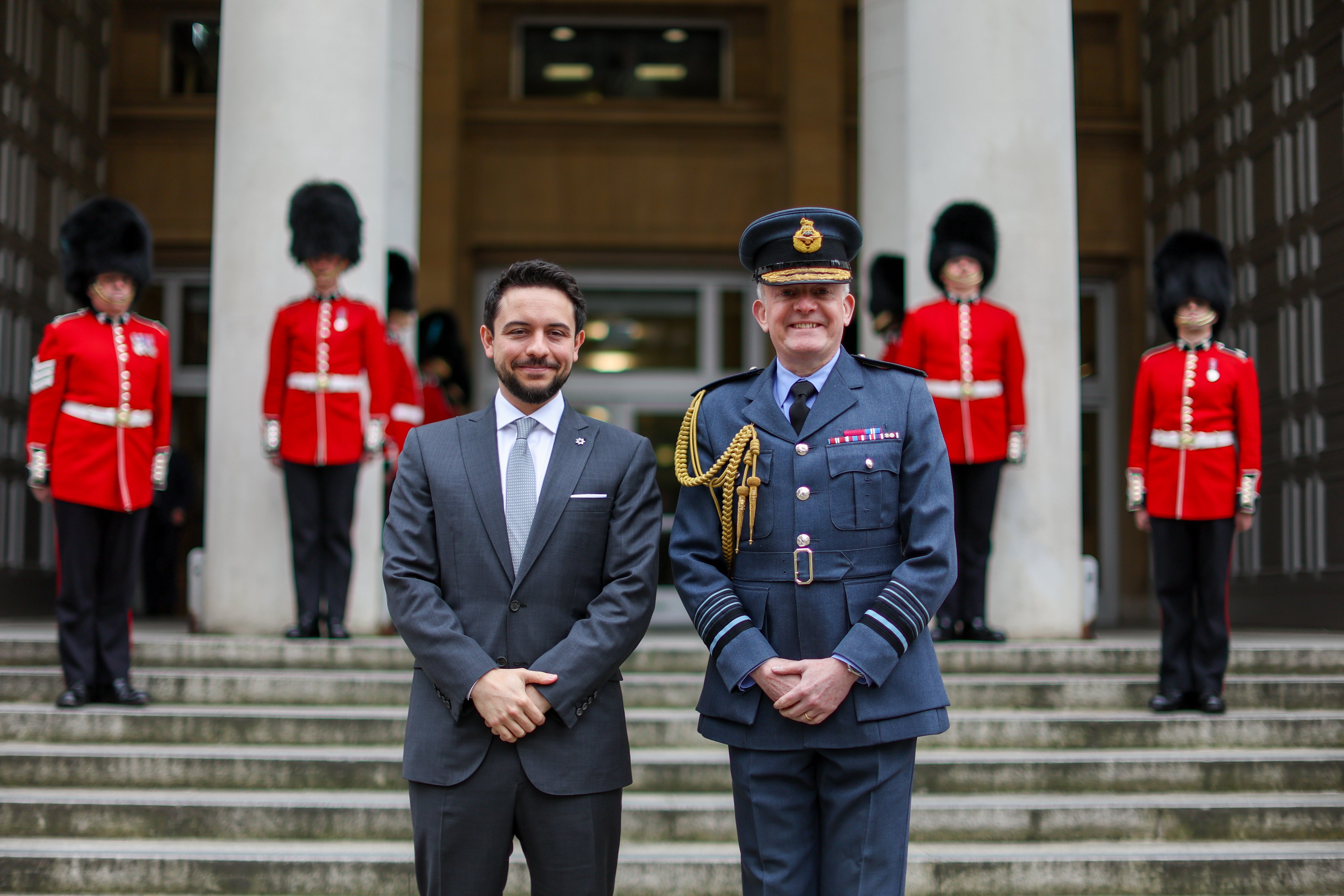 Madar Al-Saa Images 0.6374975353107384