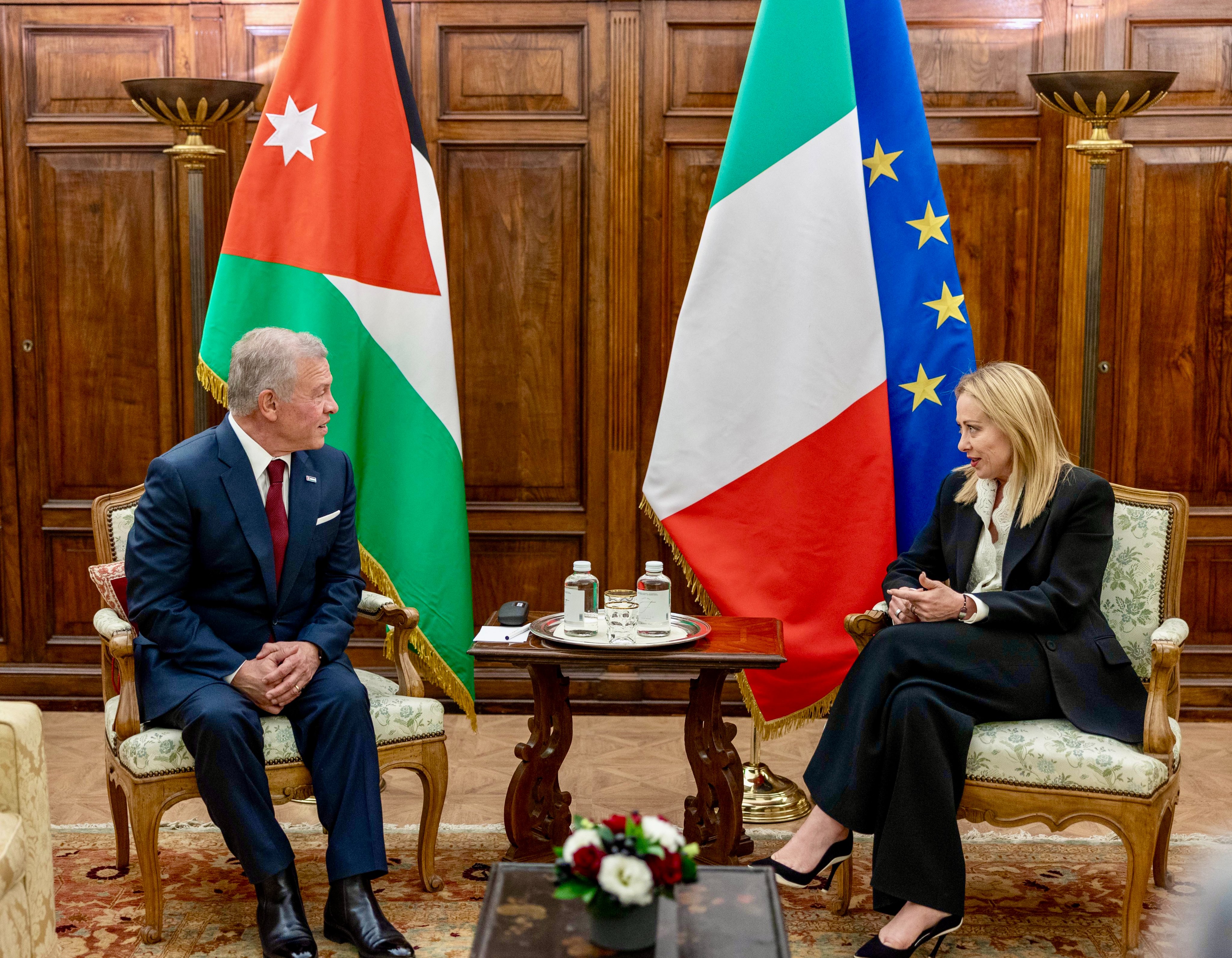 Madar Al-Saa Images 0.3184302552837921