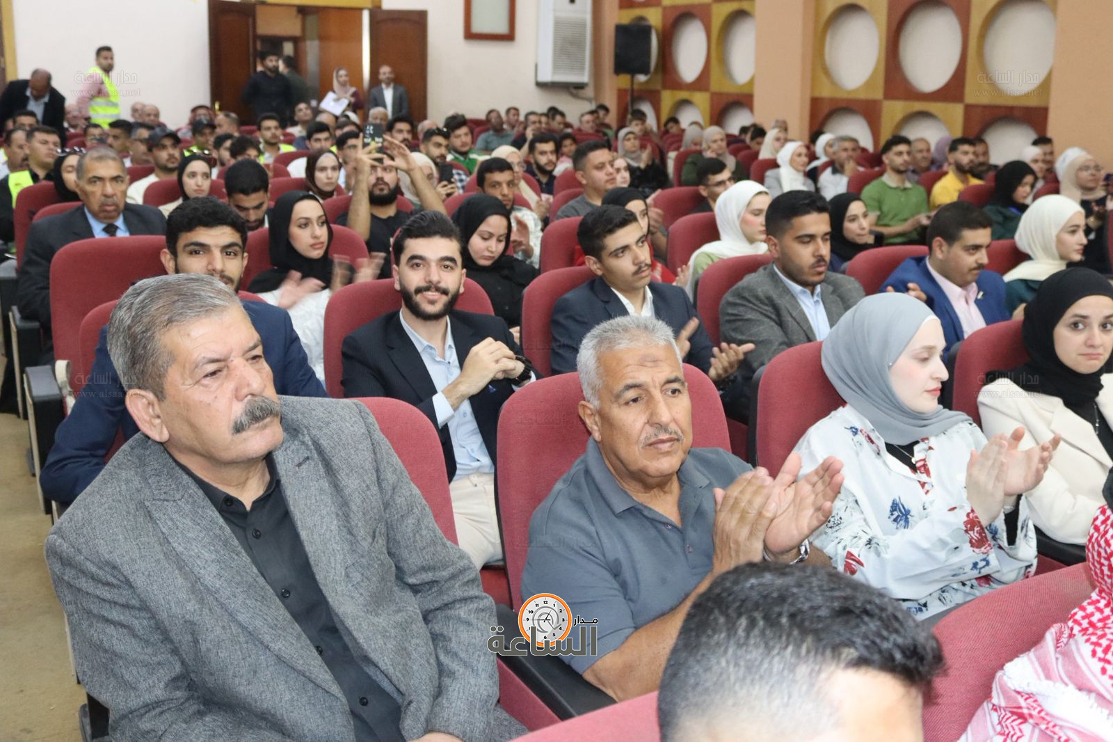 Madar Al-Saa Images 0.8022859993213787