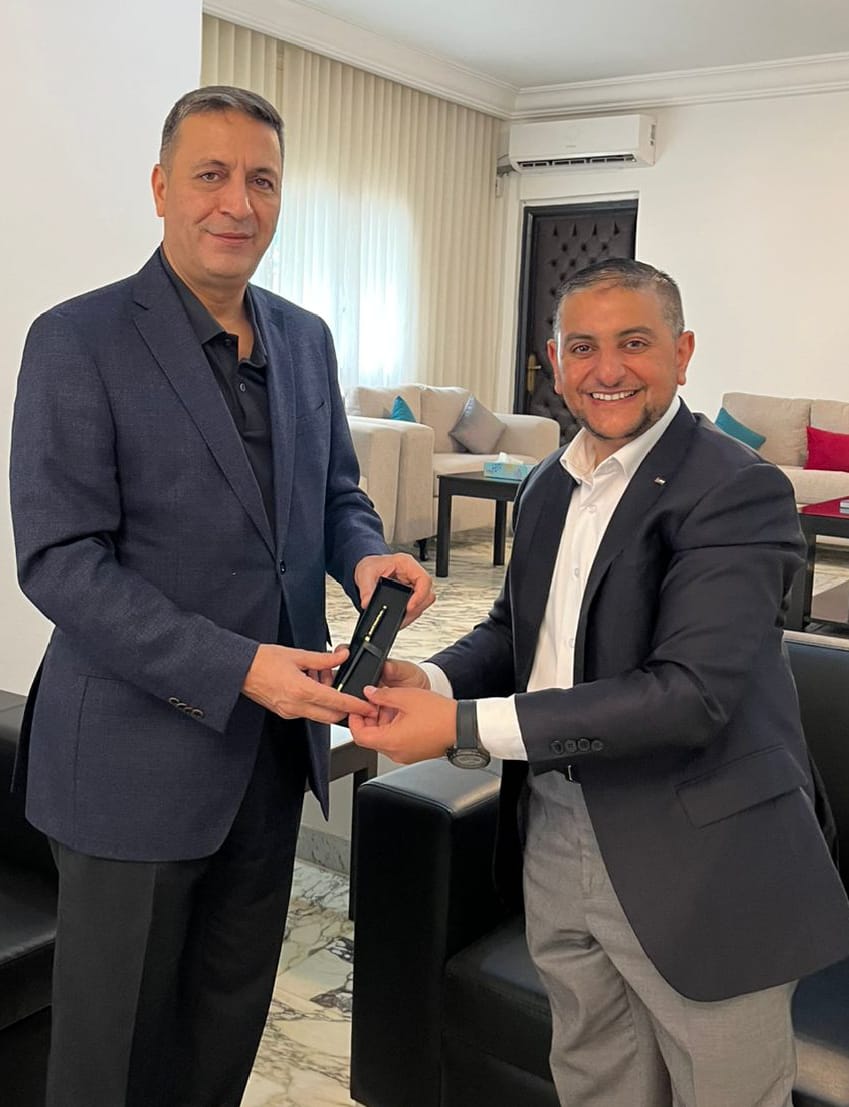 Madar Al-Saa Images 0.38610008263360485