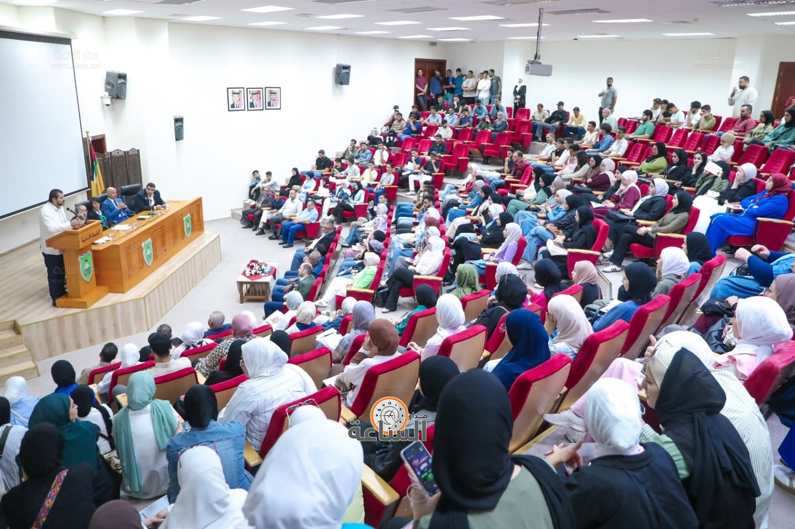 Madar Al-Saa Images 0.7016467900247239