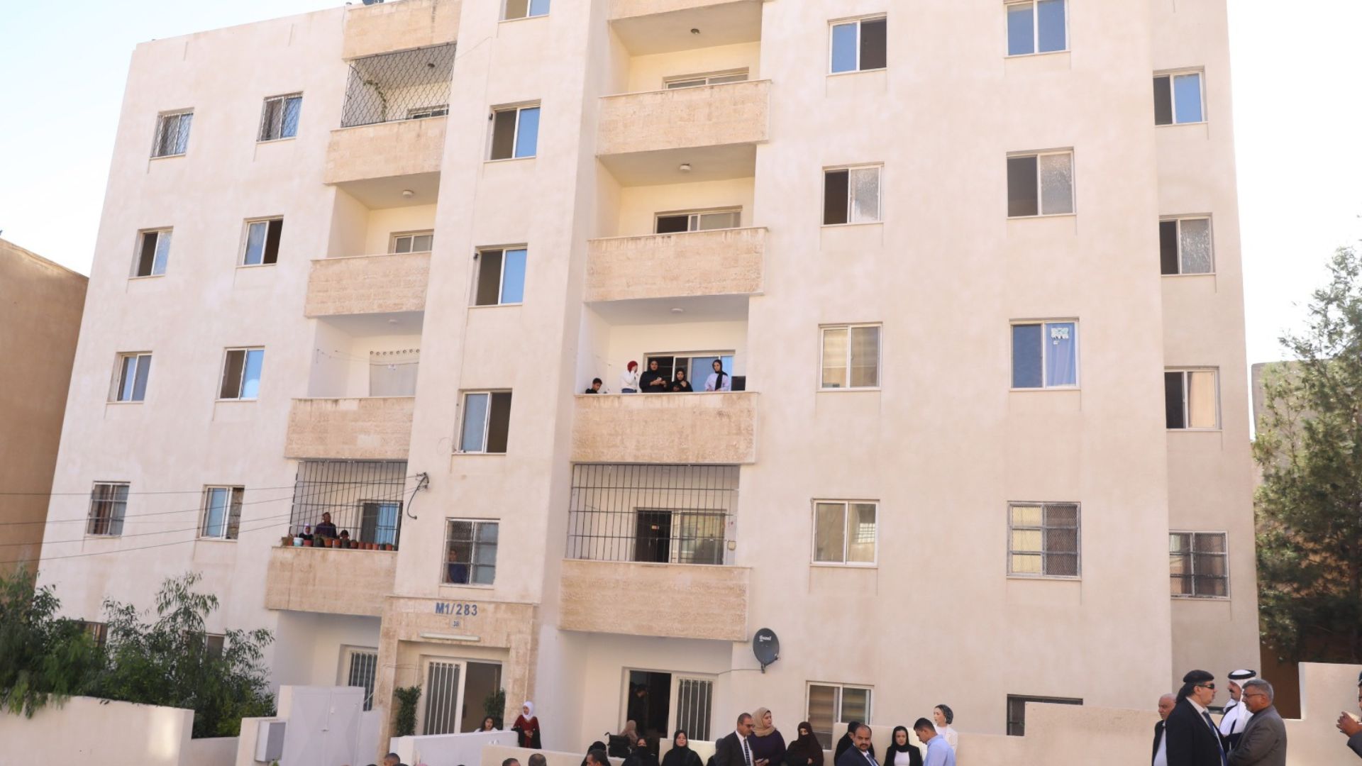 Madar Al-Saa Images 0.5819643641973218