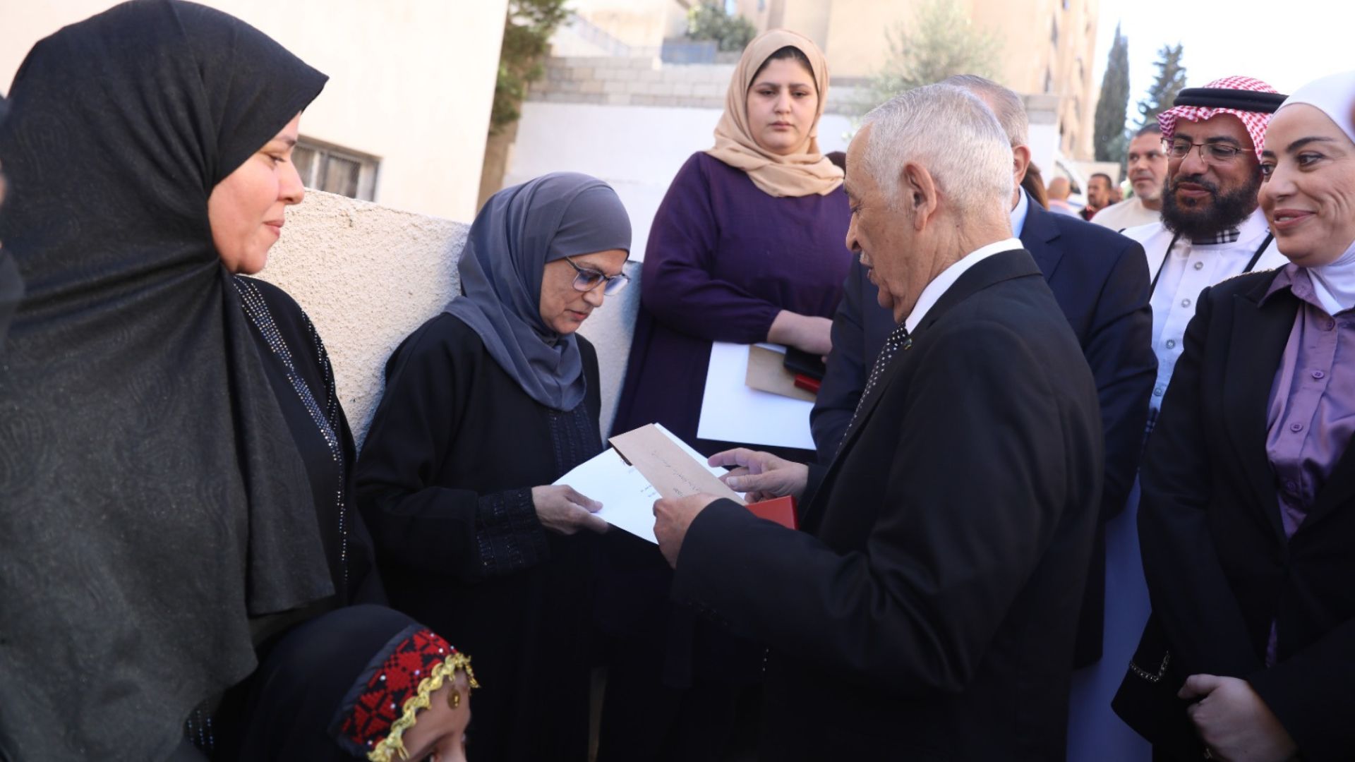 Madar Al-Saa Images 0.22401515758266477