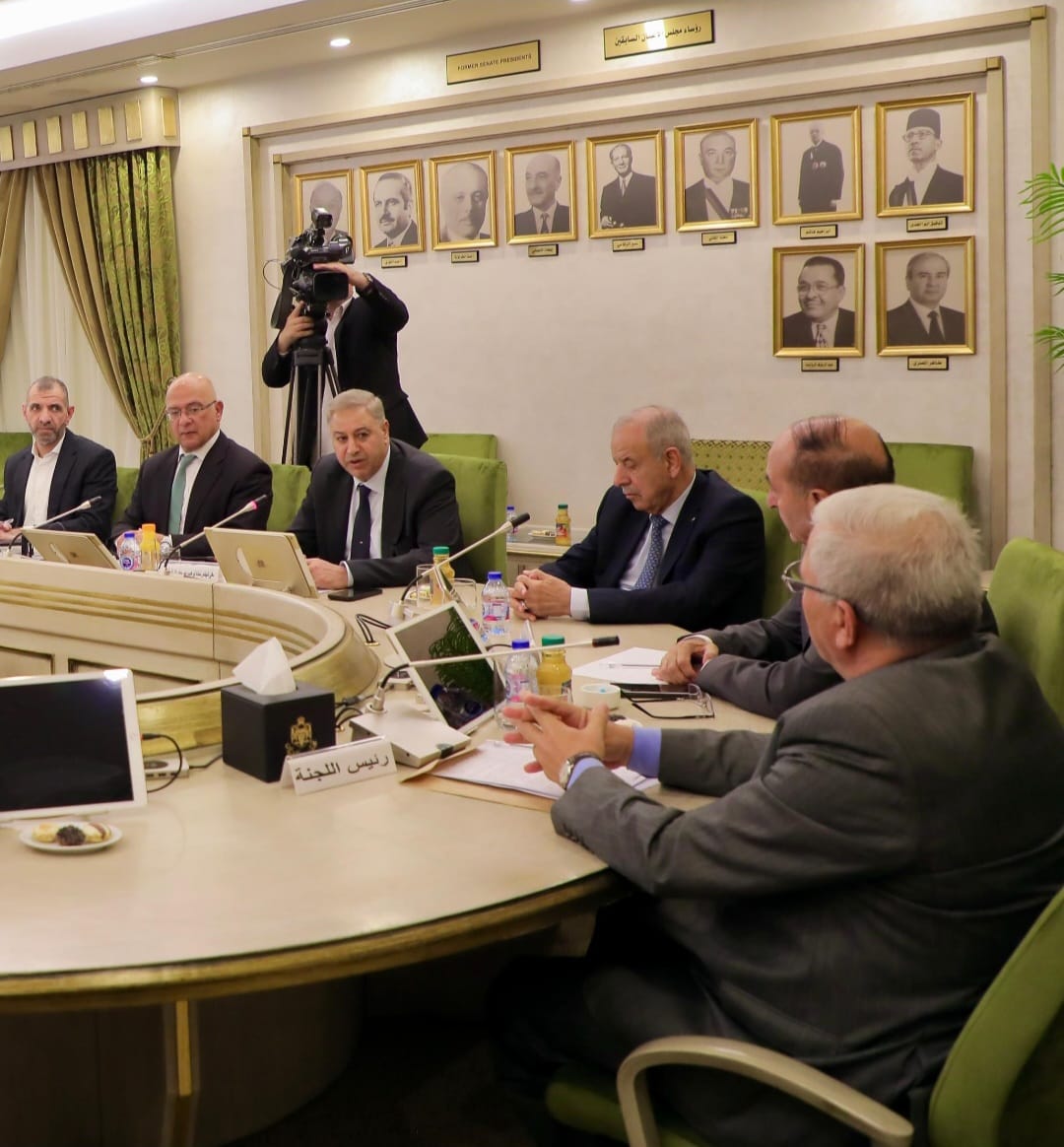 Madar Al-Saa Images 0.37989176295345206