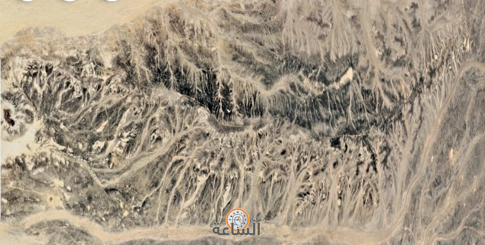 Madar Al-Saa Images 0.9313010865395874