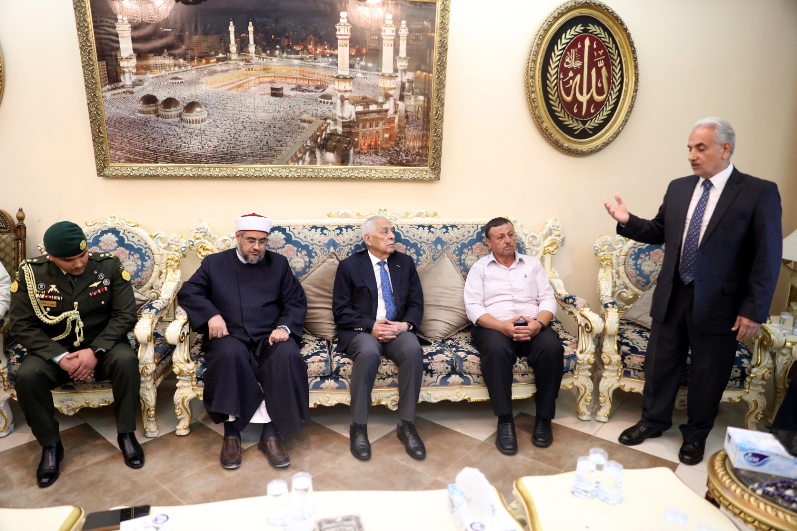 Madar Al-Saa Images 0.9426284610630218