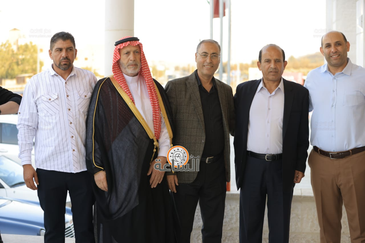 Madar Al-Saa Images 0.21588843240824207