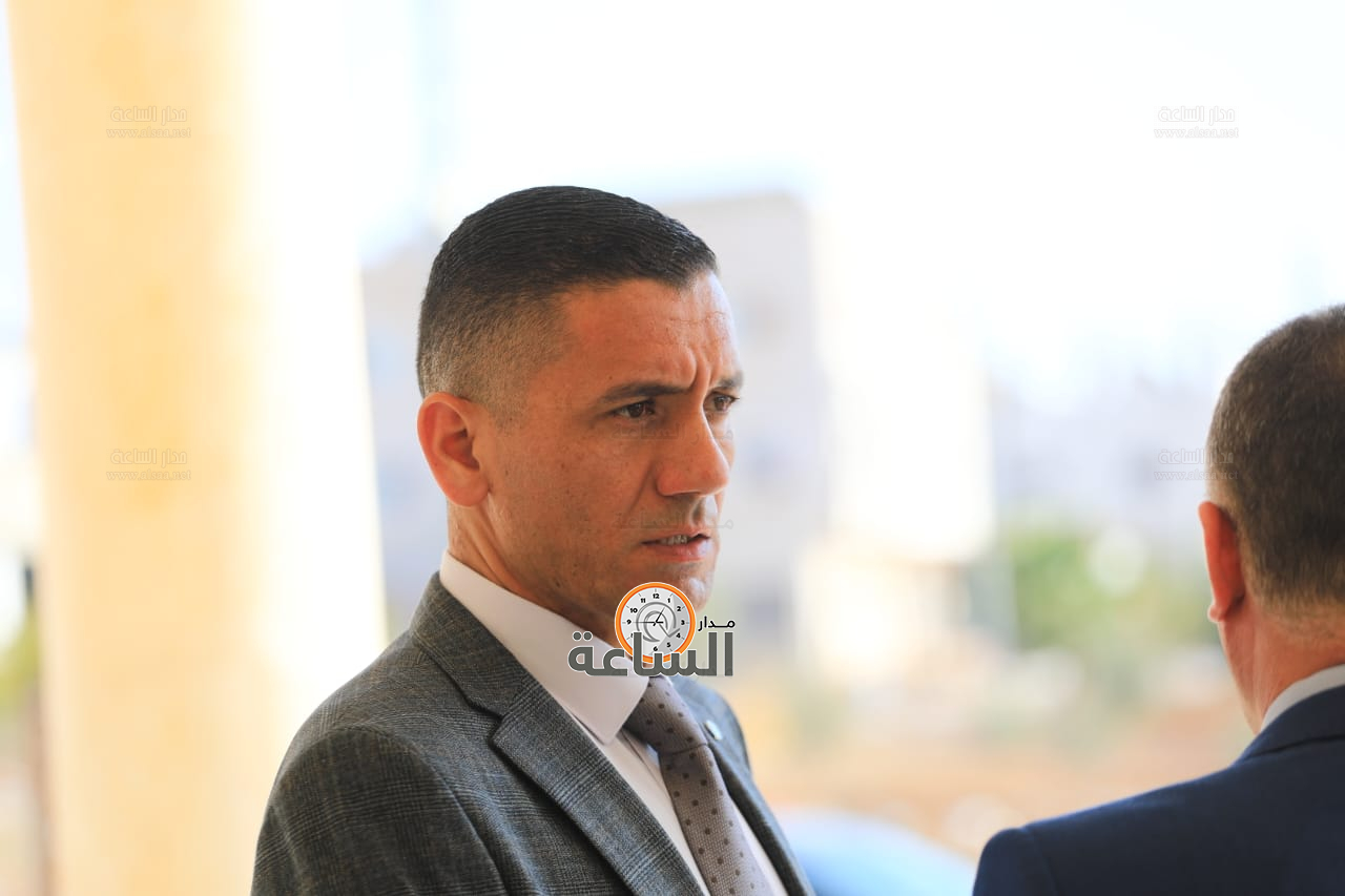 Madar Al-Saa Images 0.434839663797569