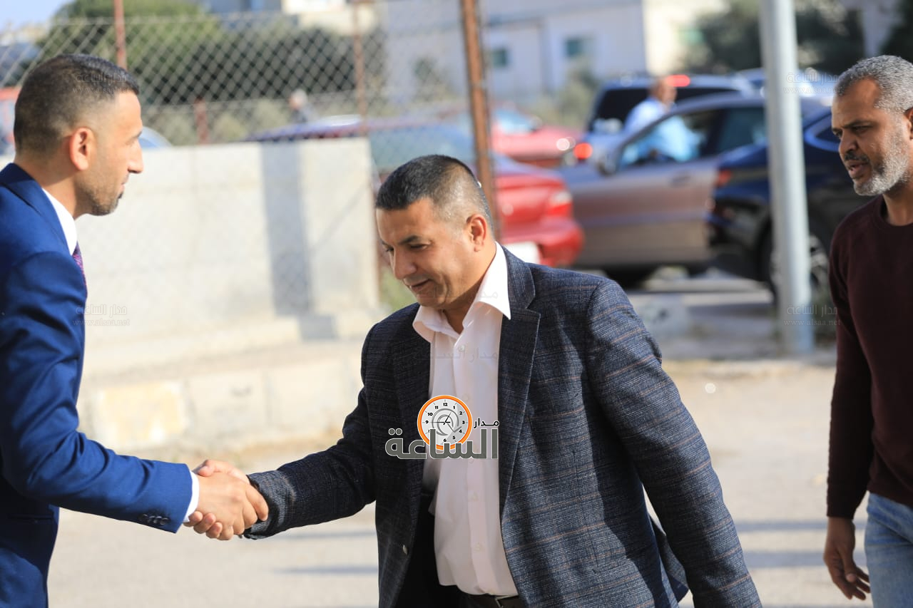 Madar Al-Saa Images 0.49860763710495215