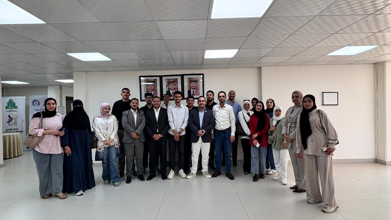 Madar Al-Saa Images 0.04796712530765834