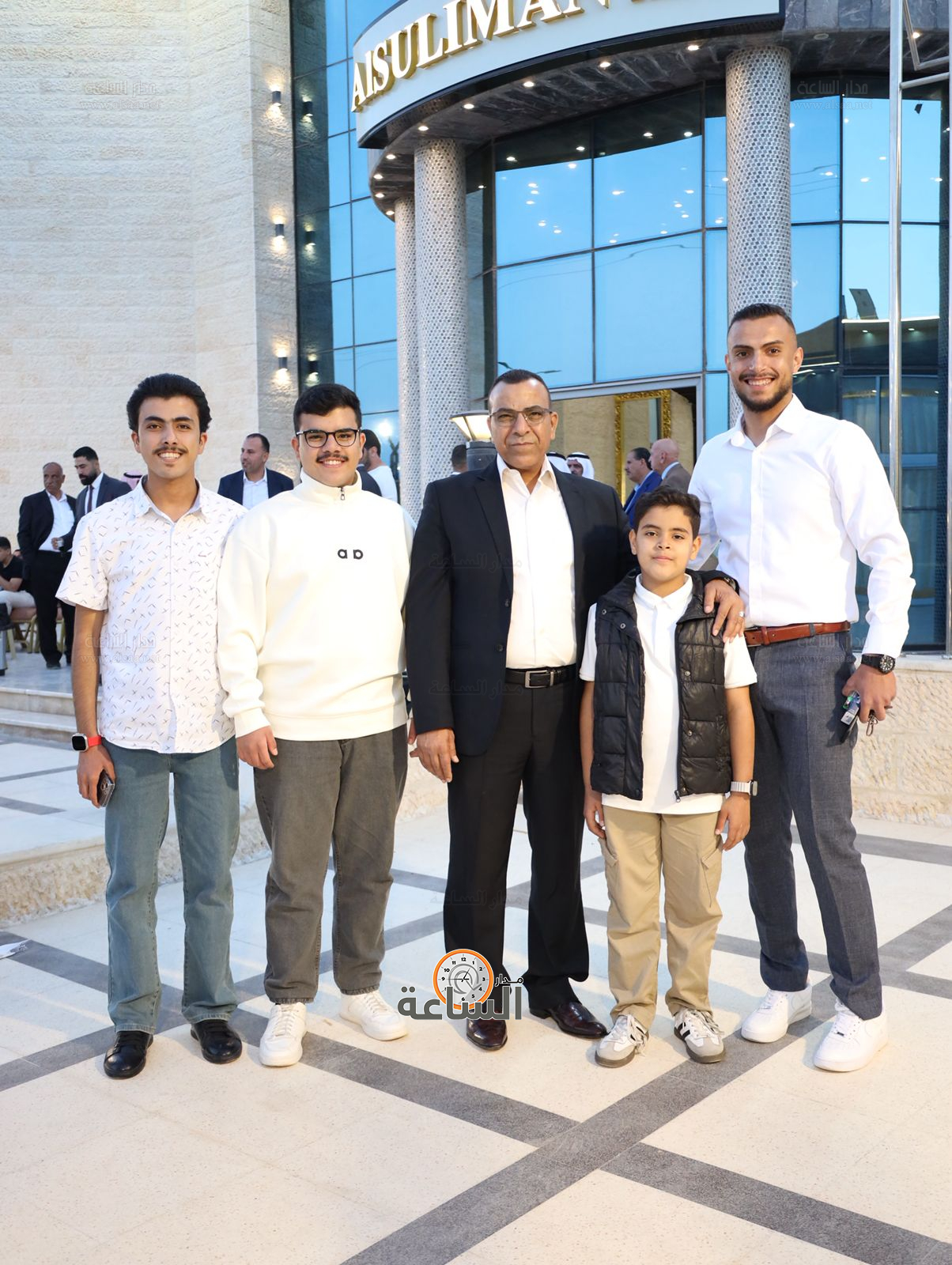 Madar Al-Saa Images 0.15679611739233656