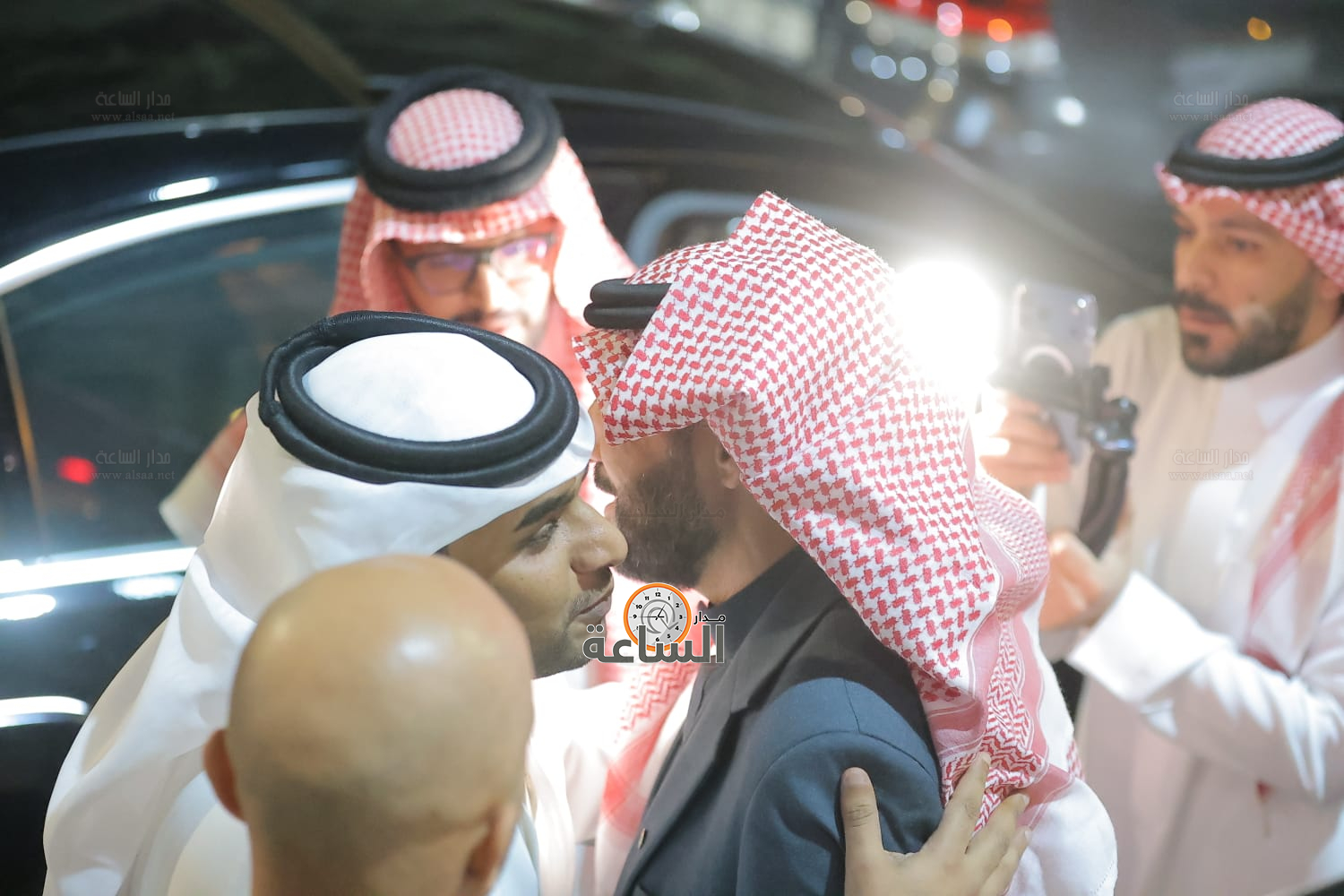 Madar Al-Saa Images 0.7454543931125189