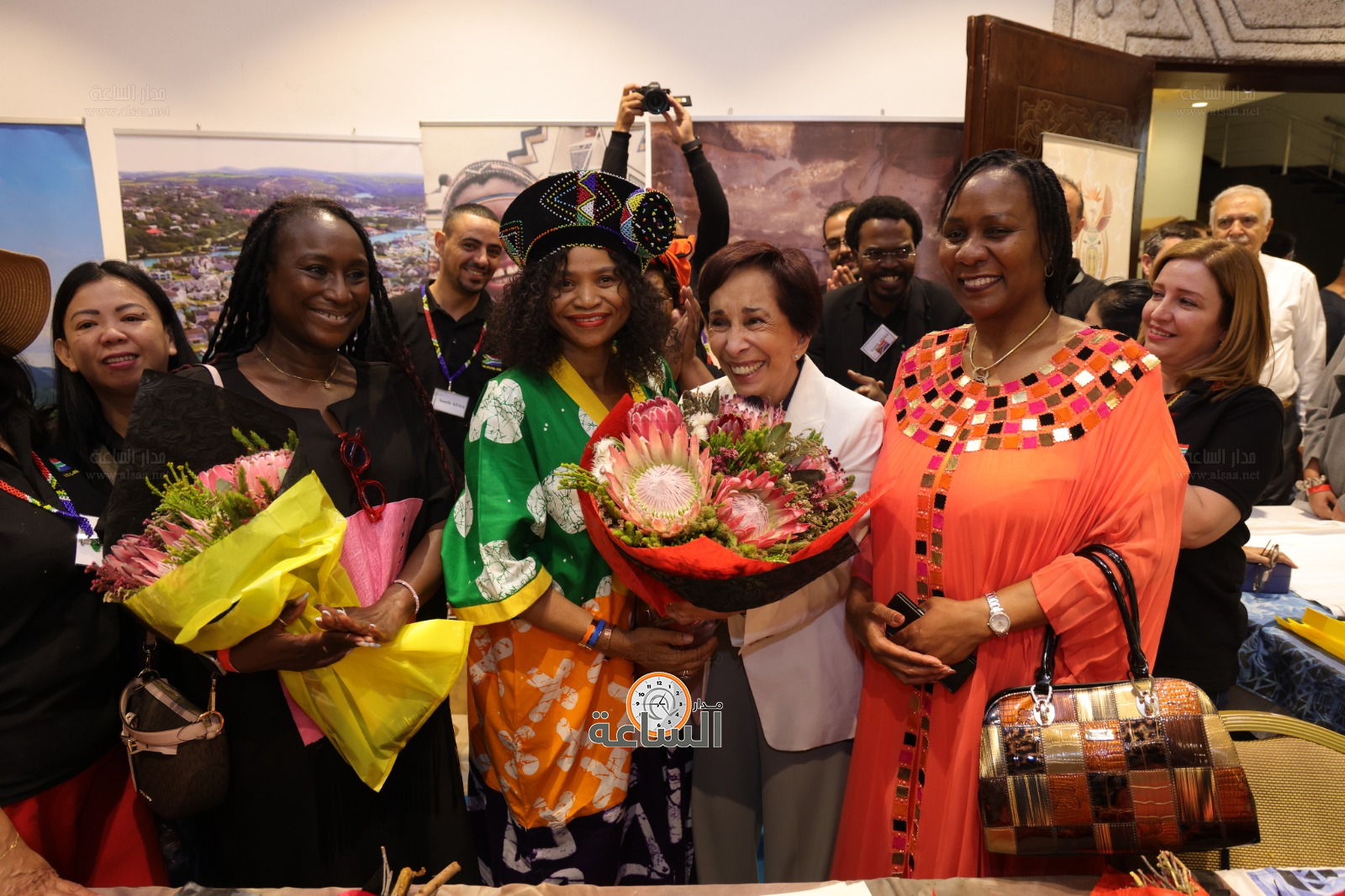 Madar Al-Saa Images 0.8998810233237539