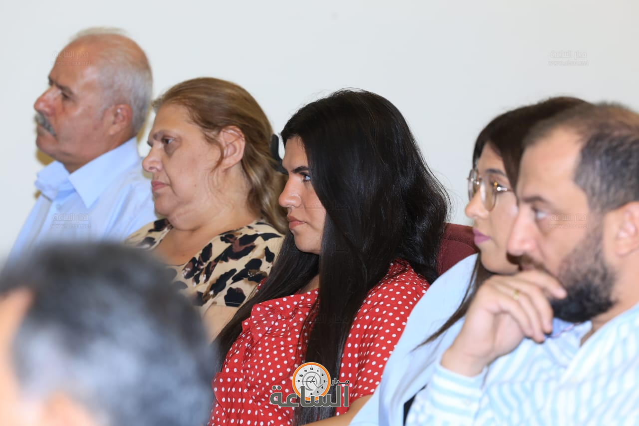 Madar Al-Saa Images 0.4282193445243314