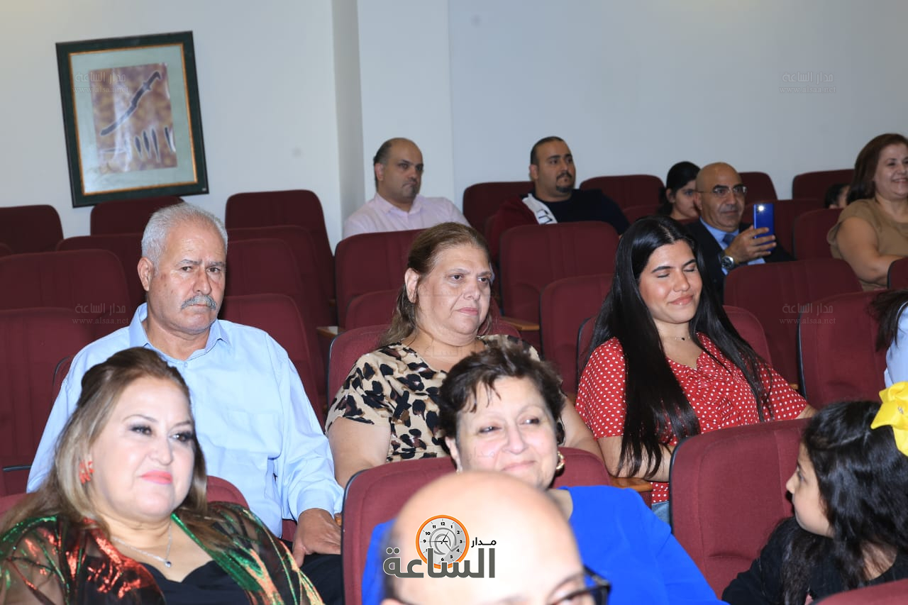 Madar Al-Saa Images 0.48997874186169343