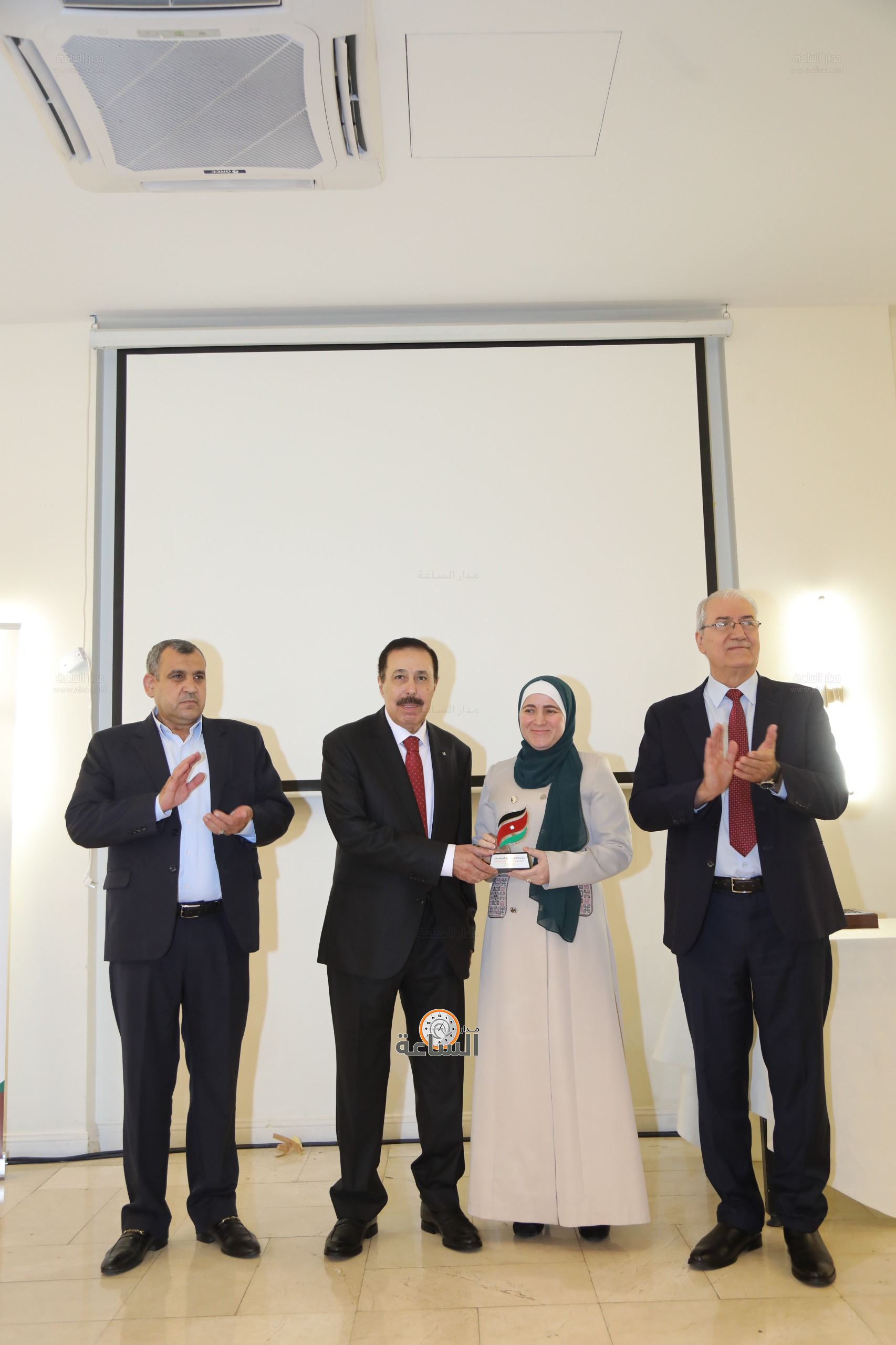 Madar Al-Saa Images 0.011256314590049055