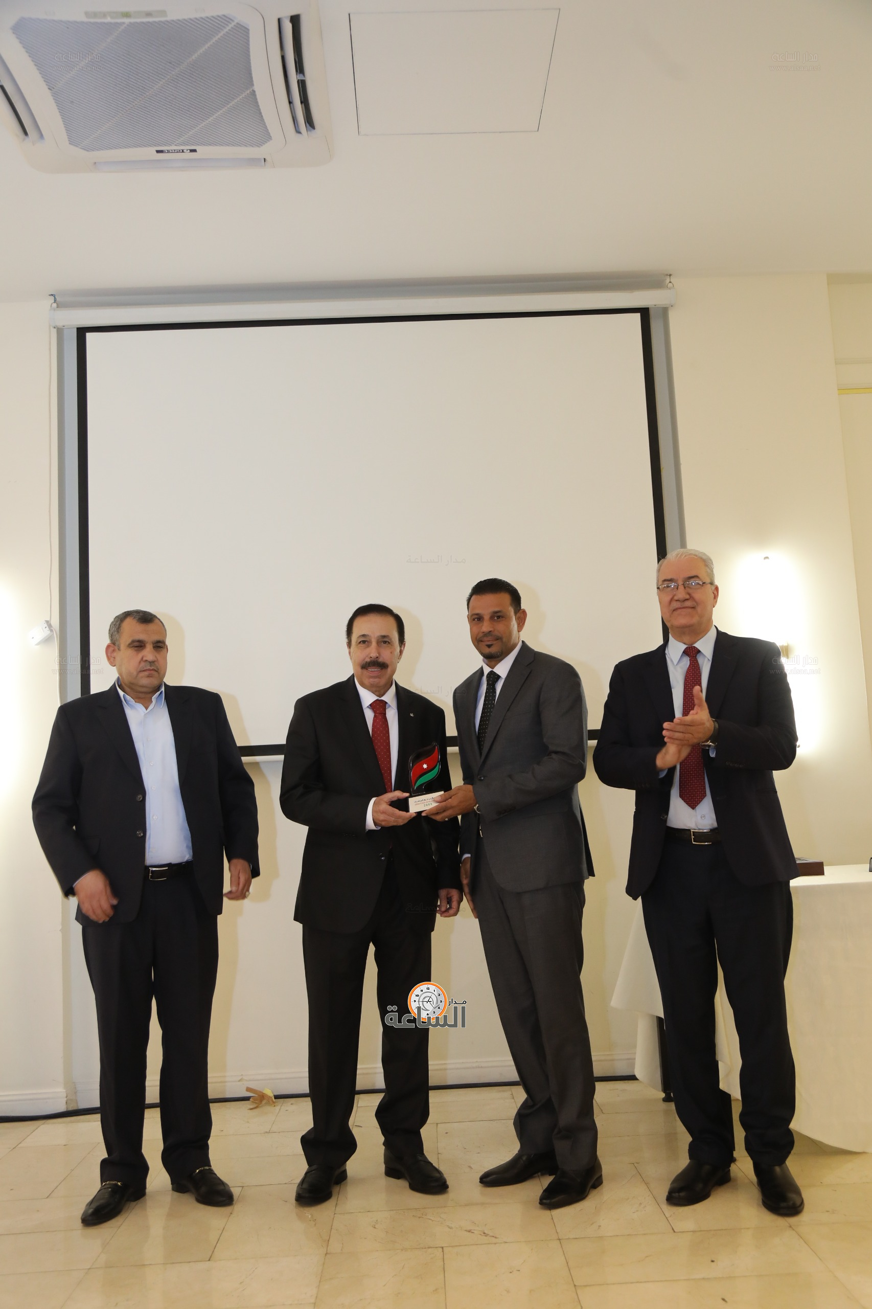 Madar Al-Saa Images 0.16078413269071645