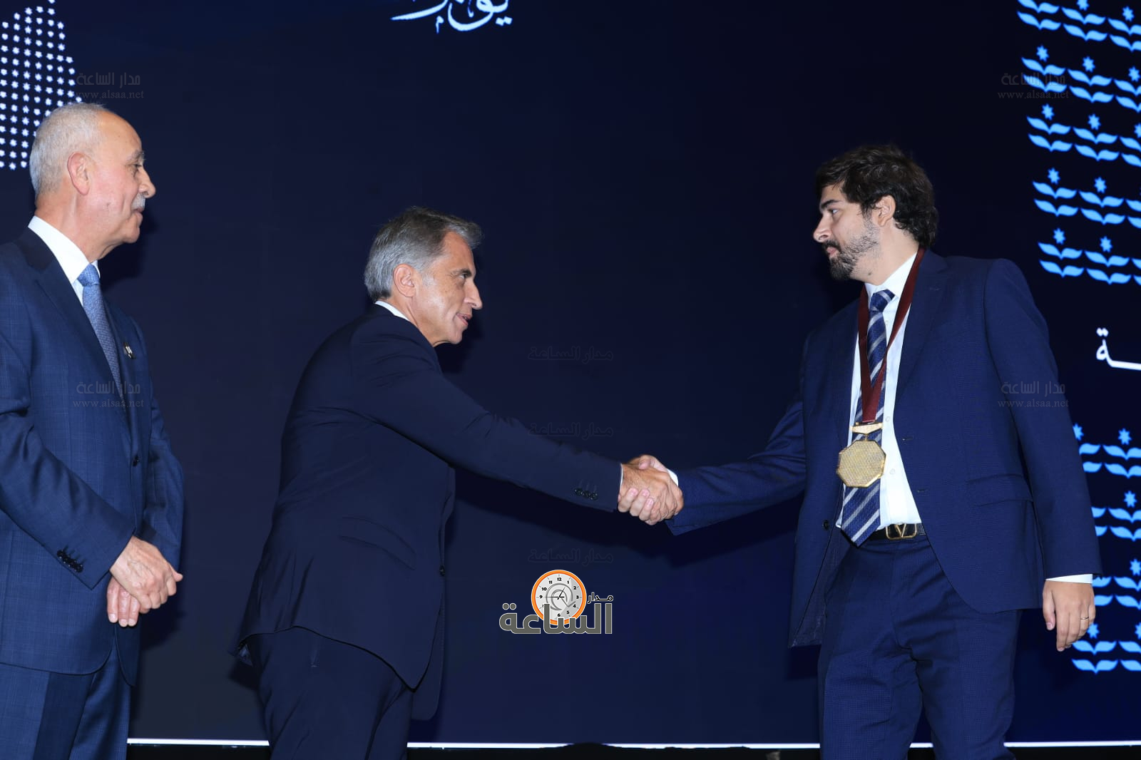 Madar Al-Saa Images 0.39995938352308835