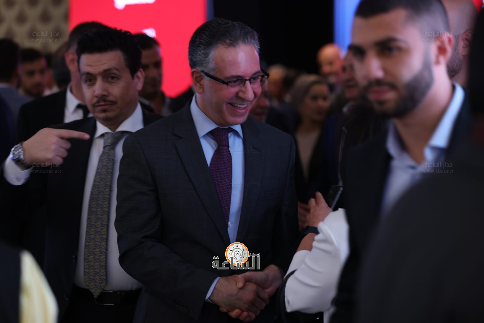 Madar Al-Saa Images 0.6973525723144651