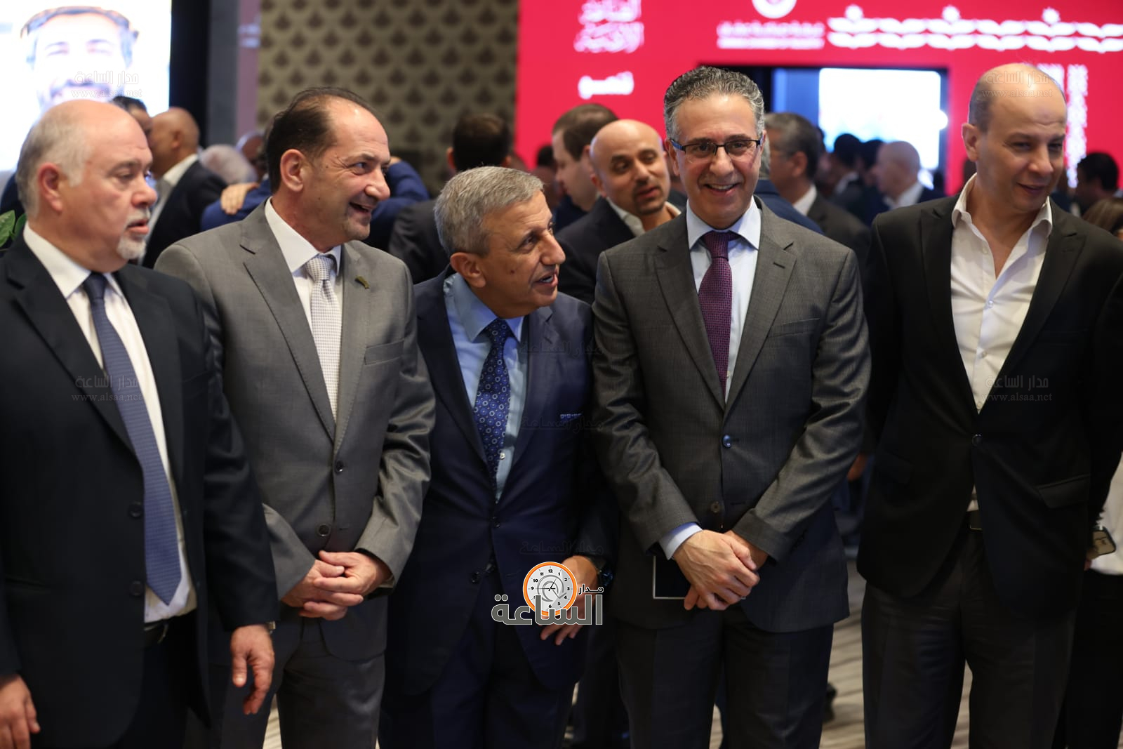 Madar Al-Saa Images 0.4546660173970095