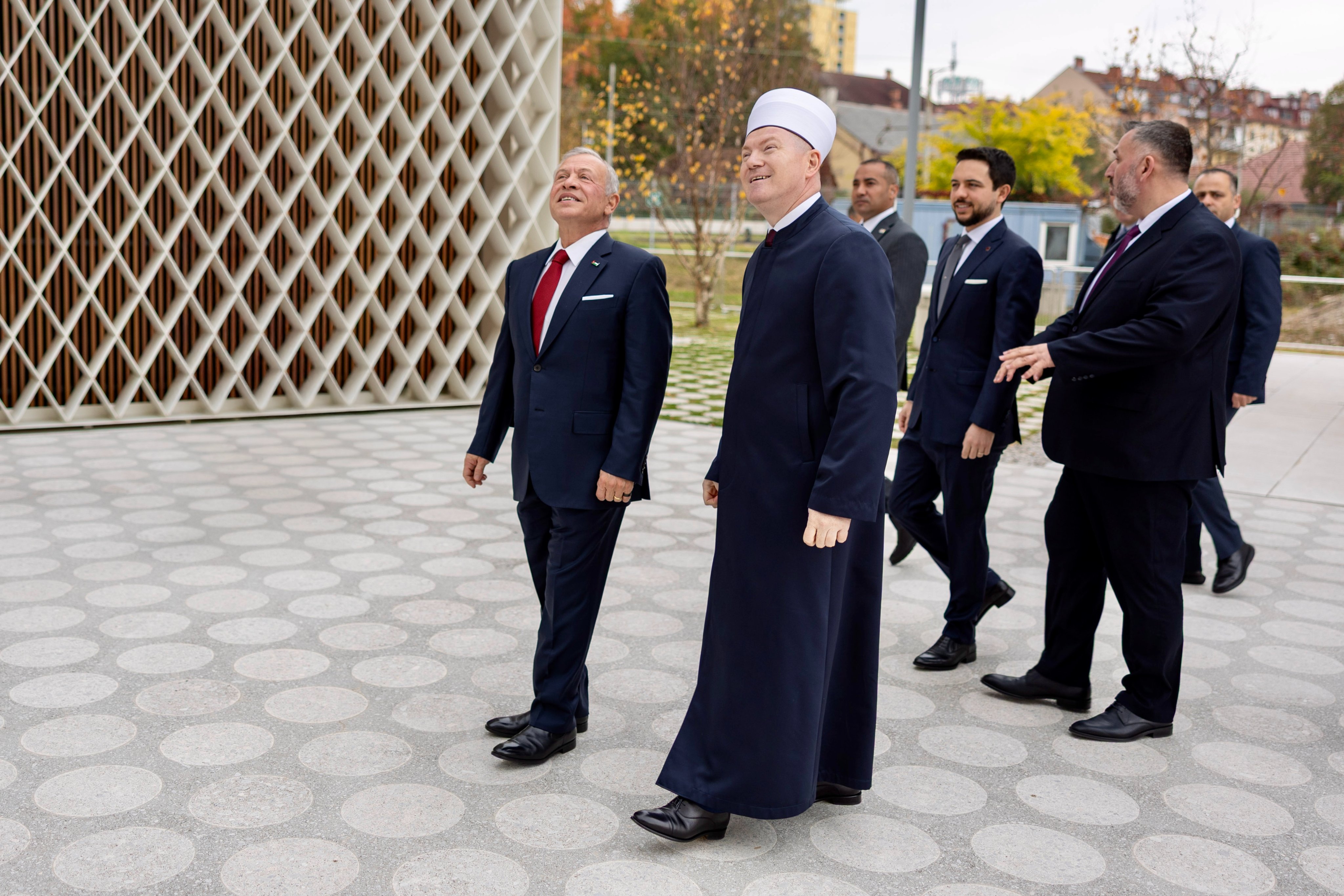 Madar Al-Saa Images 0.5624818177043253