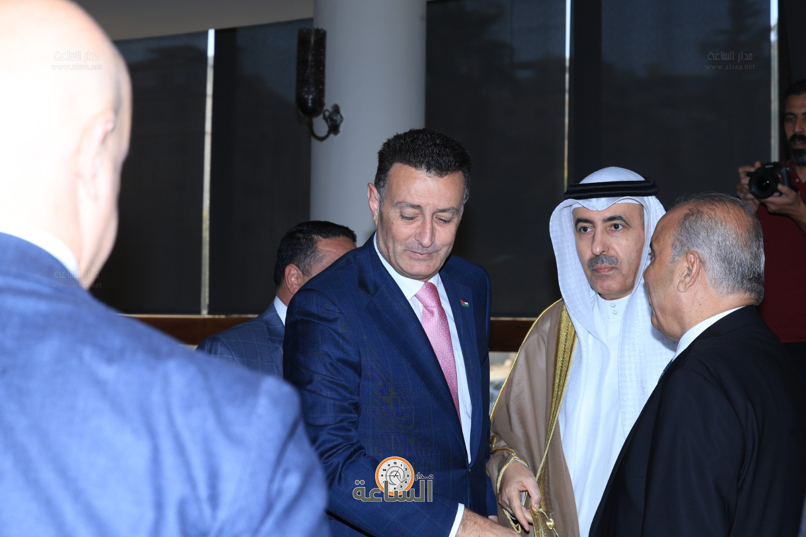 Madar Al-Saa Images 0.1238142811611257