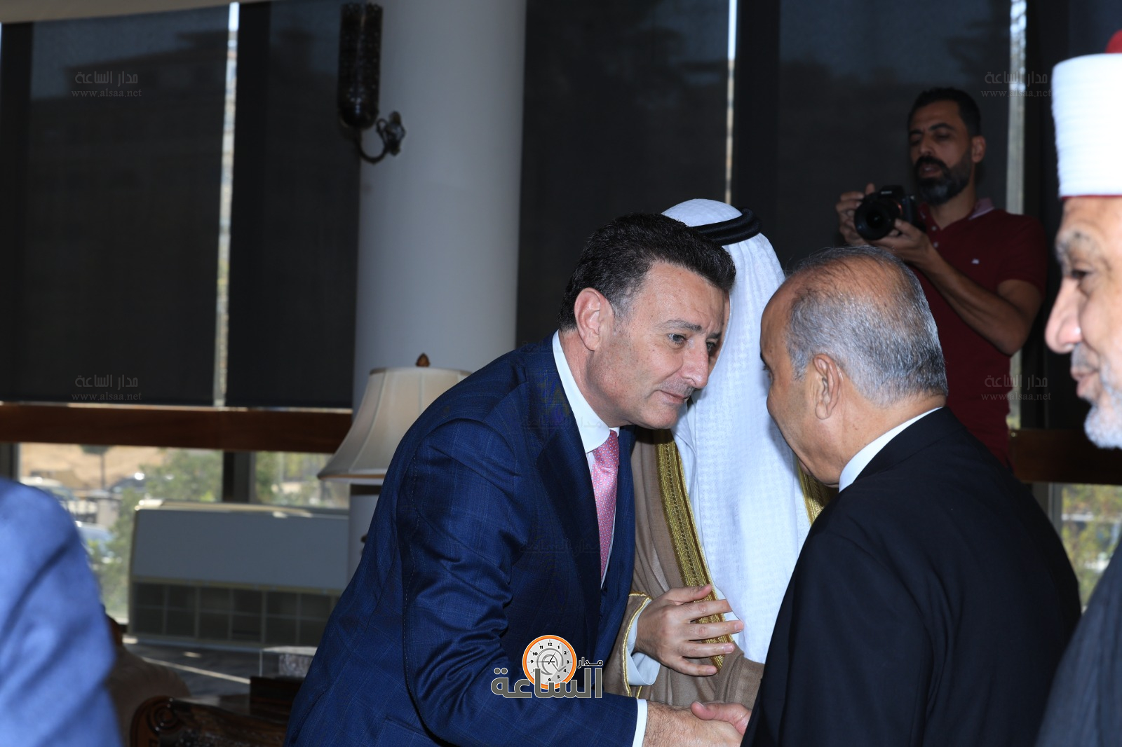 Madar Al-Saa Images 0.24620246857385852