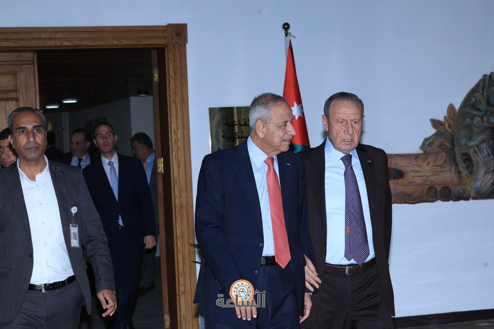 Madar Al-Saa Images 0.39669642563334484